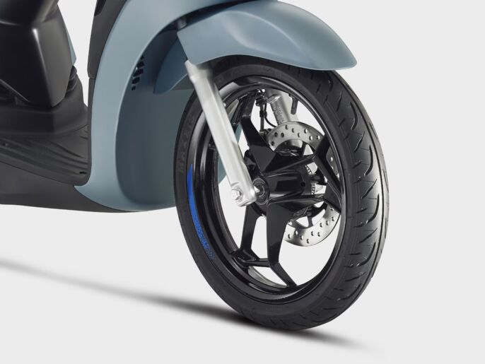 Piaggio_Liberty-125-S_close-up_1920x1440_Ruota-ant_2