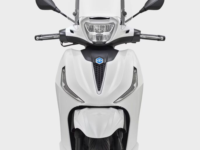 Piaggio_Beverly-400_Wall-img_1920x1440_Frontale_1