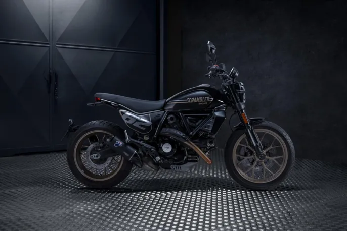 05_-_my25_scrambler_full_throttle___3__uc702905_mid_large