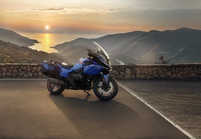 P90596284_highRes_the-new-bmw-r-1300-r