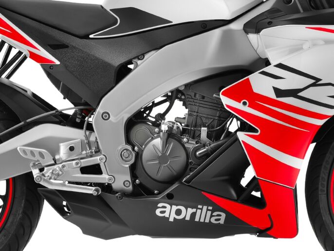 Aprilia_RS-125_Close-Up_900x675_Motore_2