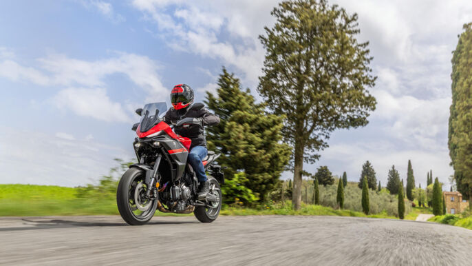 2026-Yamaha-MT07TRS-EU-Redline-Action-005-03