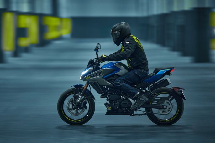 125NK_Zephyr Blue_Action (7) copy