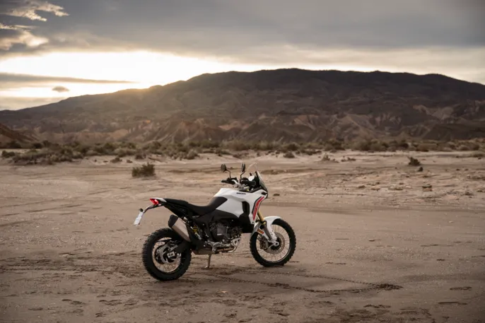 MY26_DESERTX_STATICS_ON_LOCATION_25