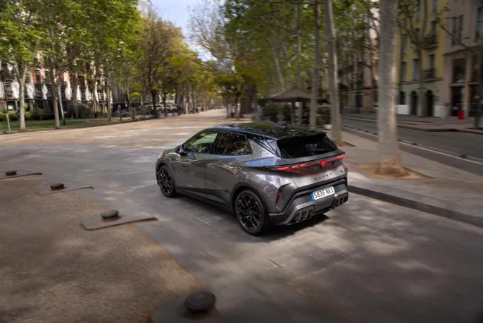 011_New-CUPRA-Raval-takes-to-the-streets-with-rebellious-electric-urban-spirit__HQ