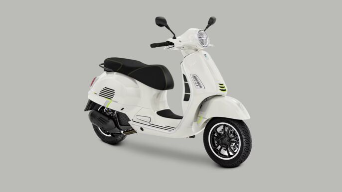 Piaggio-Vespa-GTS-SuperTech-125-1920x1080-Gallery-B-125