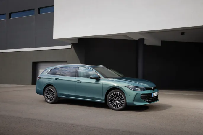 db2023au00881_medium passat 1