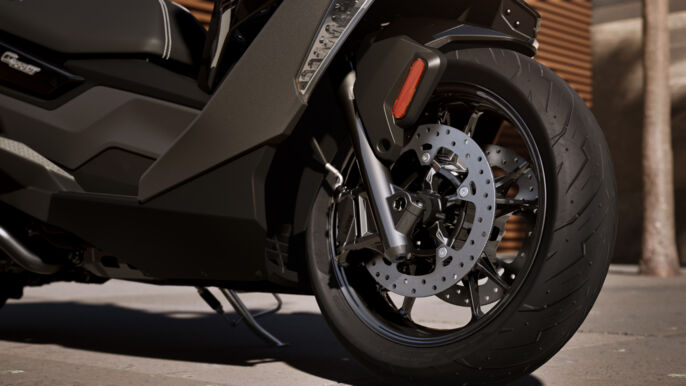 P90571761_highRes_the-new-bmw-c-400-gt