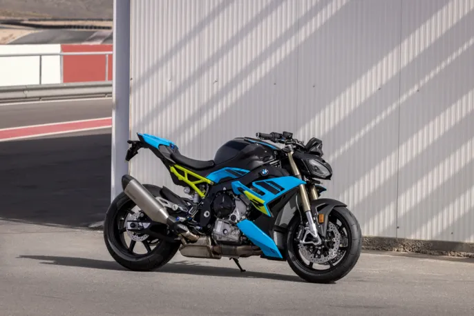 P90572565_highRes_the-new-bmw-s-1000-r