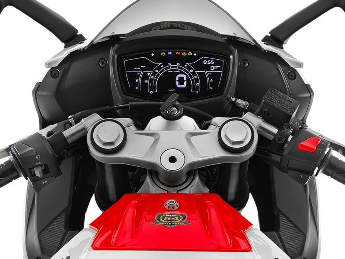 Aprilia_RS-125_Close-Up_900x675_Display_2