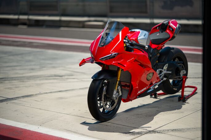 MY26_PANIGALE_V4R_STATICS_ON_LOCATION _8__UC849070_High