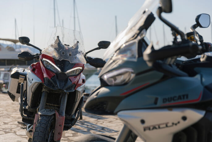 MY26_MULTISTRADA_V4_RALLY_STATICS_HERO _2__UC856384_High