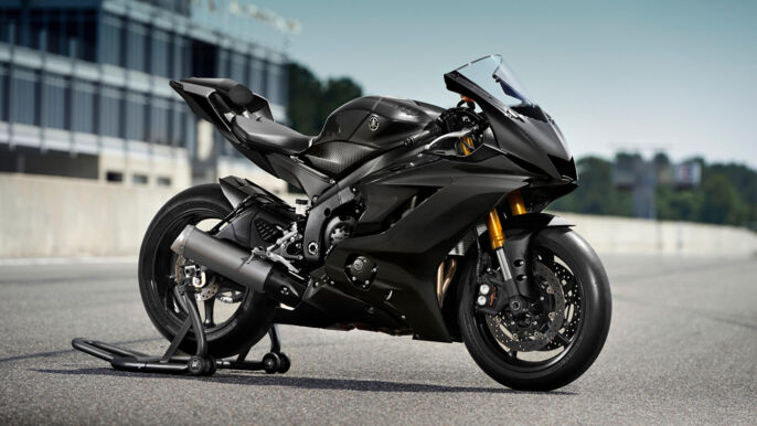 2025-Yamaha-YZF600R6RCOMP-EU-Tech_Black-Static-002-03