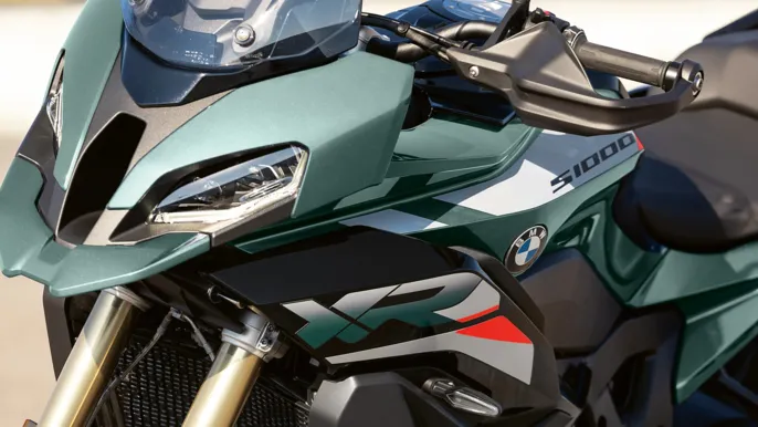 P90625156_highRes_bmw-s-1000-xr