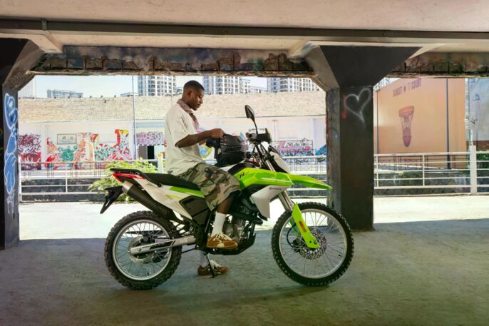 250DUAL_Outdoors_a06-scaled