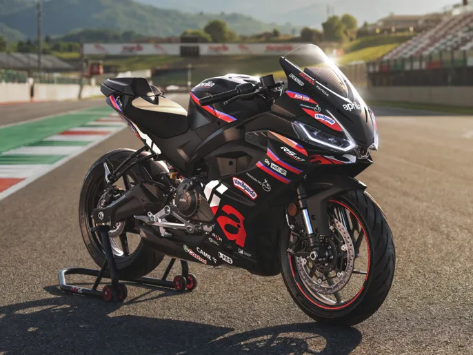 WI-Aprilia-RS457-Replica-D-1920x1440-A