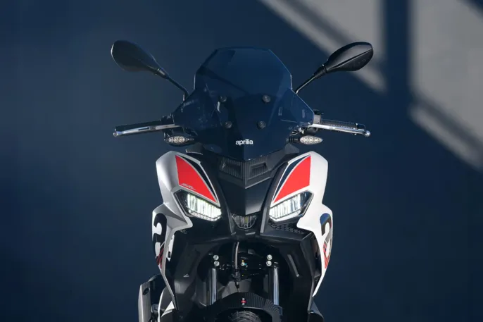 Aprilia_SR-GT-Sport-125_gallery_3_11zon