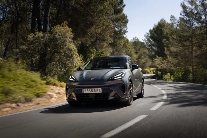 020_New-CUPRA-Raval-takes-to-the-streets-with-rebellious-electric-urban-spirit__HQ