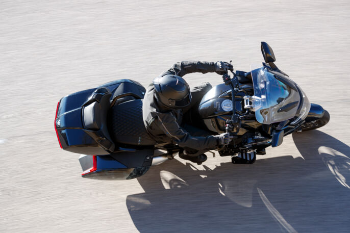 P90451950_highRes_bmw-k-1600-grand-ame