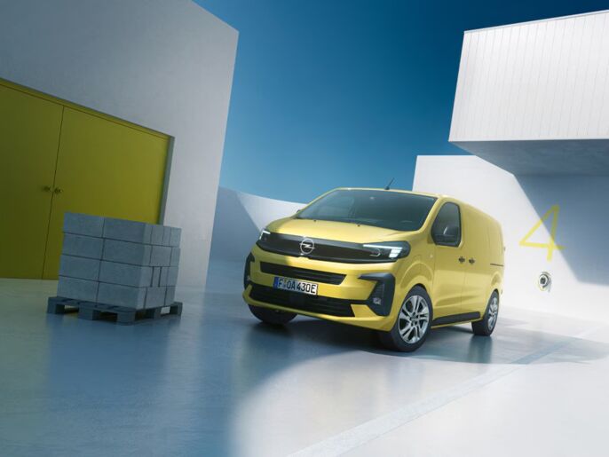 OPEL-VIVARO-MY2023-BEV-partial_accessories2_4x3-ezgif.com-avif-to-jpg-converter
