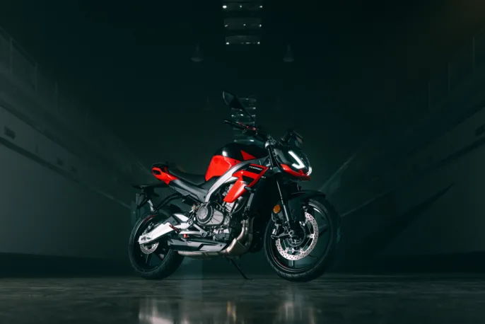 03-Aprilia-Tuono-457-scaled