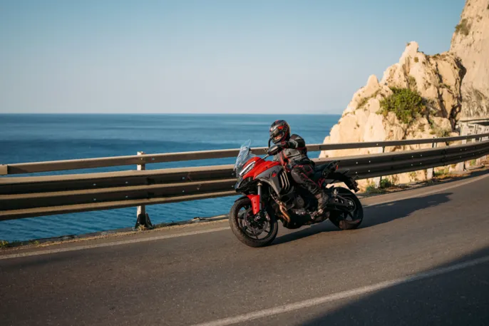 MY25_DUCATI_MULTISTRADA_V4S_DYN_ONLOCATION _142__UC692721_High