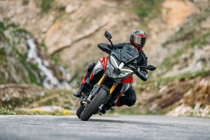 MY25_DUCATI_MULTISTRADA_V4_PIKES_PEAK_DYN_ONLOCATION _28__UC692457_High
