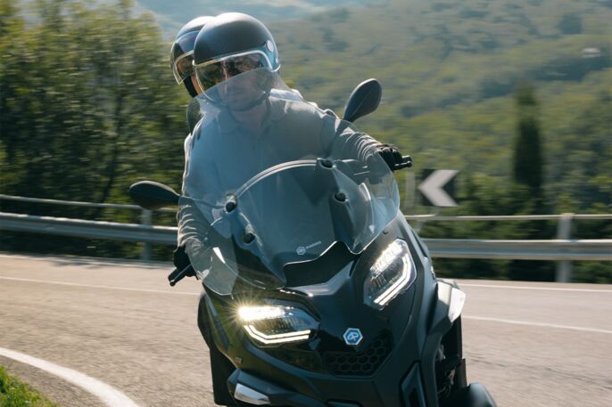 PiaggioMP3-400Sport-gallery2
