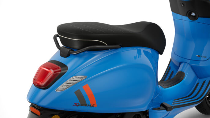 12 Vespa Sprint S 125 Blu Eclettico