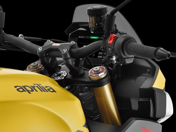 Aprilia_Facelift_Tuono-V4_Close-Up_900x675_Display_1