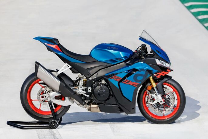 Aprilia-rsv4-gallery_1920x1280_1