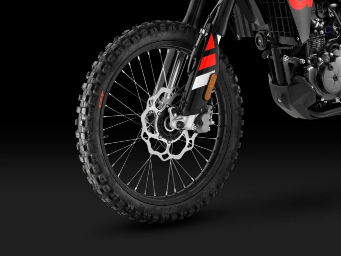 Aprilia_RX-125_PDP_Wall-Img_1920x1440_Ruota-ant_1