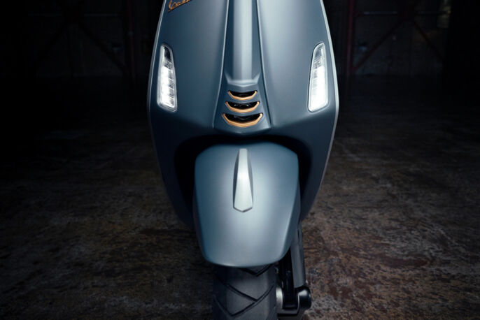 Vespa_Officina08_wall-image_1920x1280_2