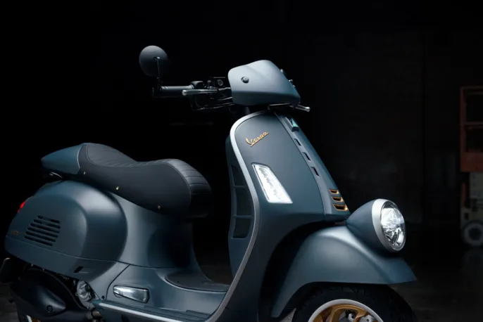 Vespa_Officina8_wall-image_1920x1280_1