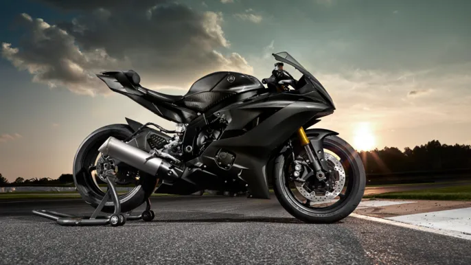 2025-Yamaha-YZF600R6RCOMP-EU-Tech_Black-Static-001-03