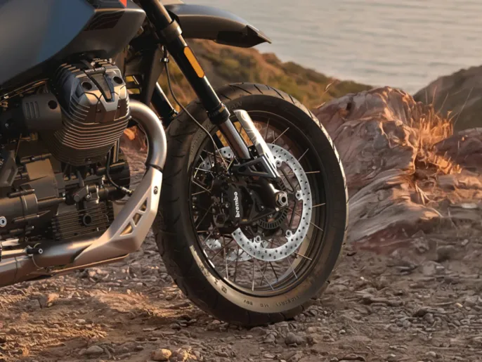 WI-Motoguzzi-V85-TT-Travel-D-1920x1440-C