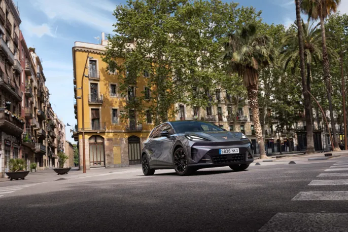 002_New-CUPRA-Raval-takes-to-the-streets-with-rebellious-electric-urban-spirit__HQ
