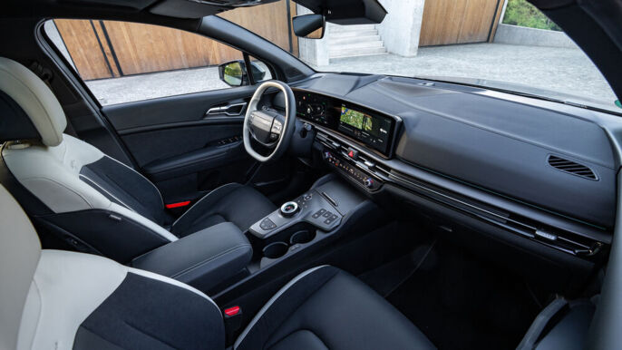 kia-new-sportage-gtline-my26-lunar-silver-interior-digital-1920x1080-004