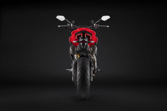 MY25_Ducati_Streetfighter_V2_S_011_UC721599_High