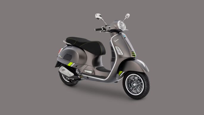 Vespa_Facelift_GTS_SUPER_TECH_310_Gallery_1920x1080_Grigia_1