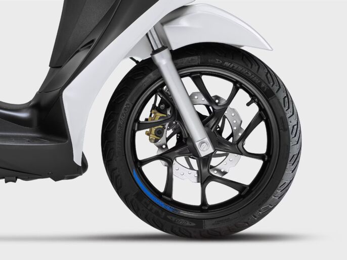 Piaggio_Medley-125-S_2025_Wall-img_1920x1440_Ruota-ant_2