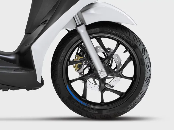 Piaggio_Medley-125-S_2025_Wall-img_1920x1440_Ruota-ant_2