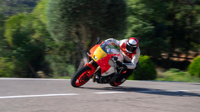 2026-Yamaha-XS850GP-EU-Legend_Red-Action-012-03