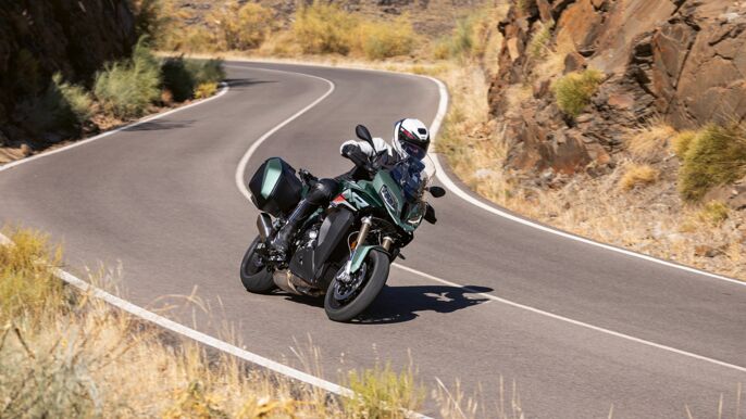 P90625150_highRes_bmw-s-1000-xr