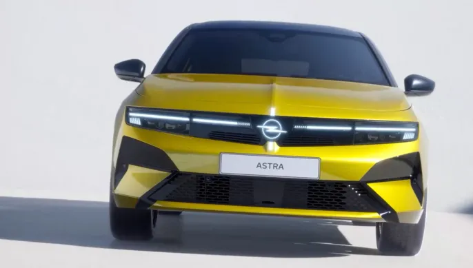 Astra celé auto