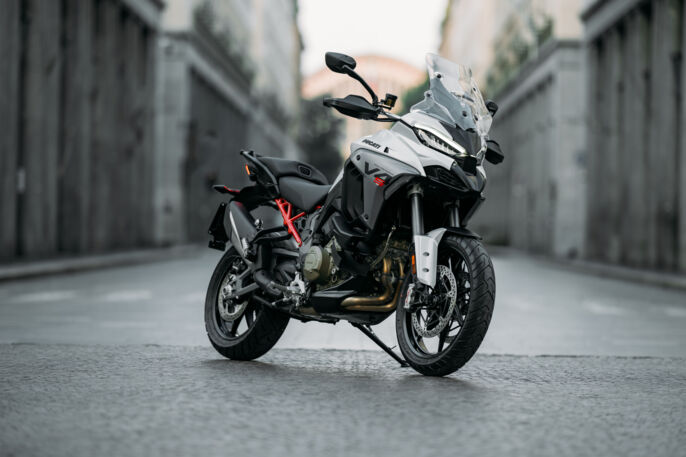 MY25_DUCATI_MULTISTRADA_V4S_DYN_ONLOCATION _148__UC692579_High