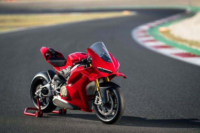 MY25_PANIGALE_V4S_ON_LOCATION _1__1_UC662261_High