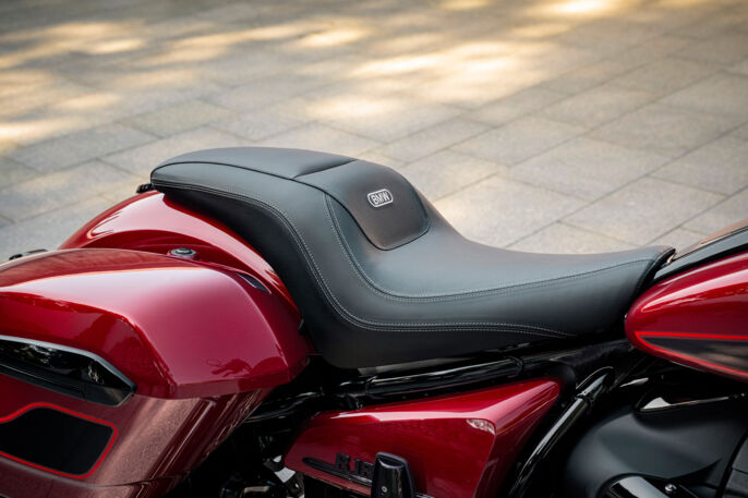 P90569076_highRes_bmw-r-18-roctane-r-1