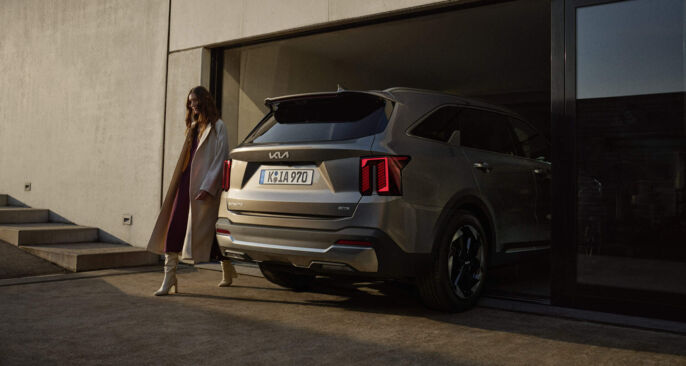 kia-sorento-my25-hev-exterior-rear-talent