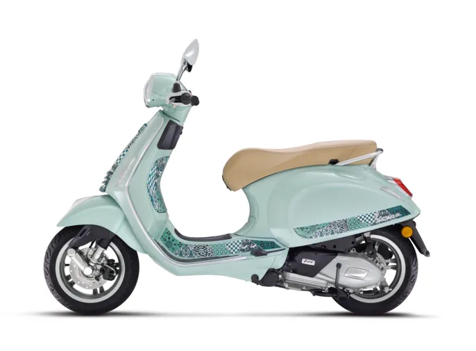 05-vespa-batik